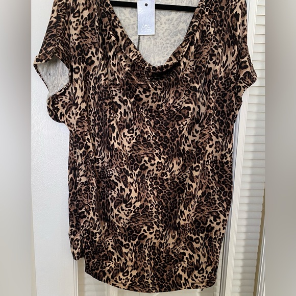 Avenue Leopard Animal Blouse - Picture 2 of 10